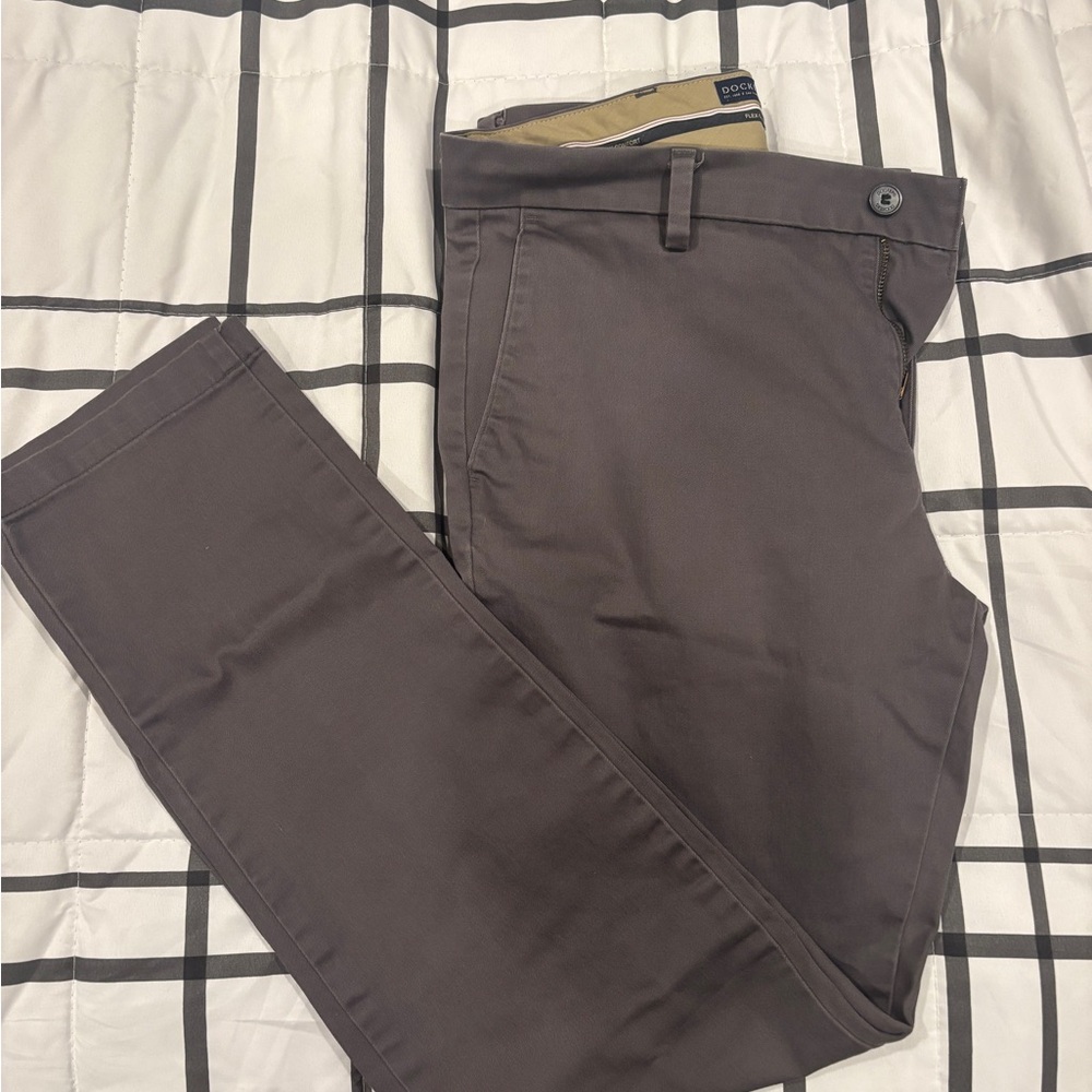 Dockers Men's Tan Chinos